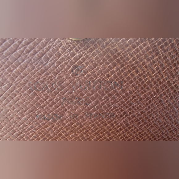 Louis Vuitton Wallet - Picture 4 of 15